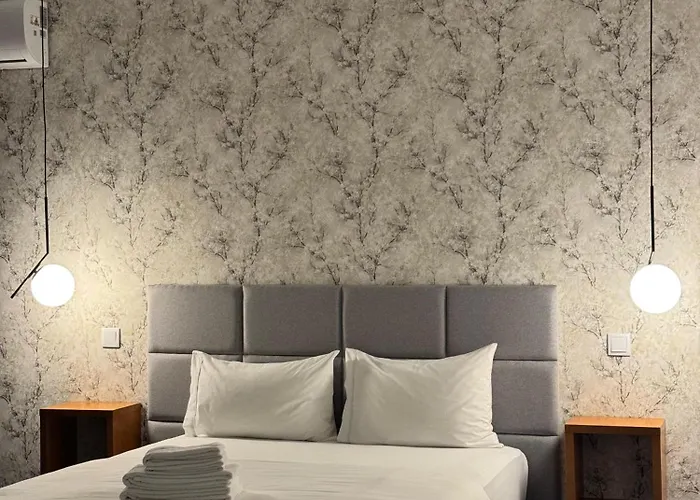 White Guest Фатима